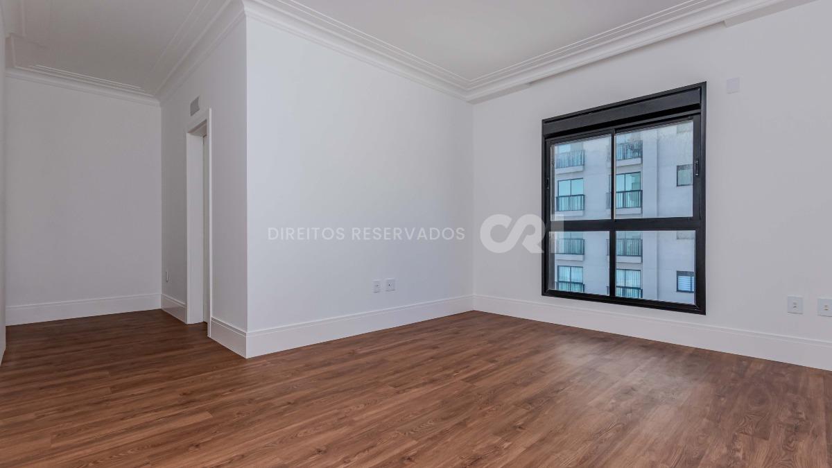 Apartamento com 4 suítes no Edifício Jardim Europa em Balneário Perequê, Porto Belo