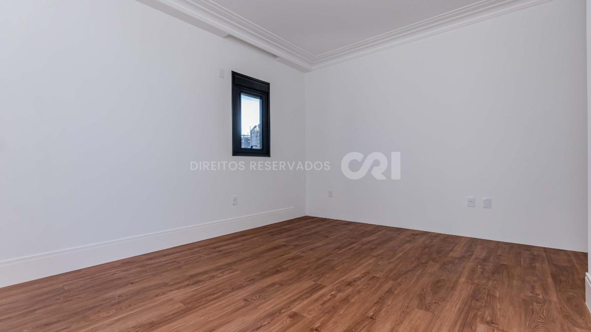 Apartamento com 4 suítes no Edifício Jardim Europa em Balneário Perequê, Porto Belo