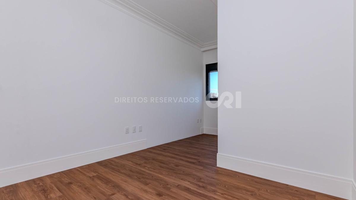 Apartamento com 4 suítes no Edifício Jardim Europa em Balneário Perequê, Porto Belo
