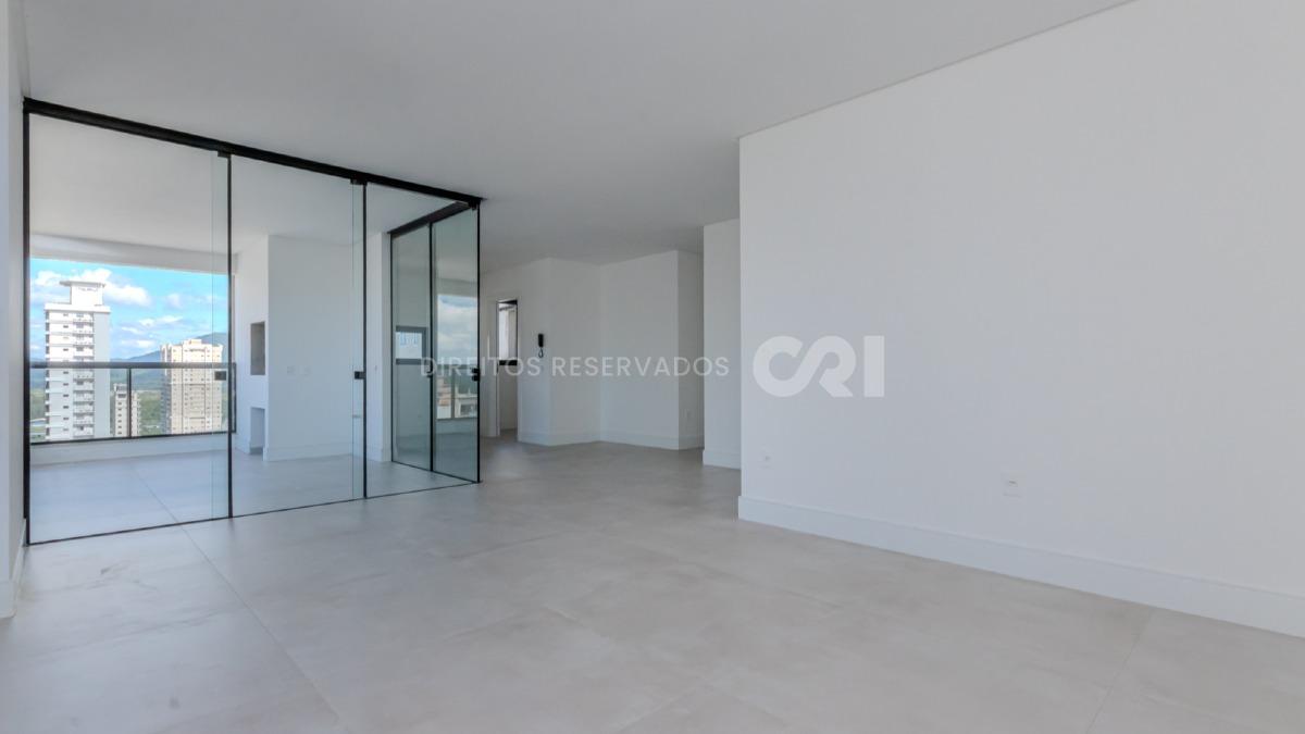 Apartamento com 3 suítes no edifício Fiori Del Mare na Meia Praia, Itapema