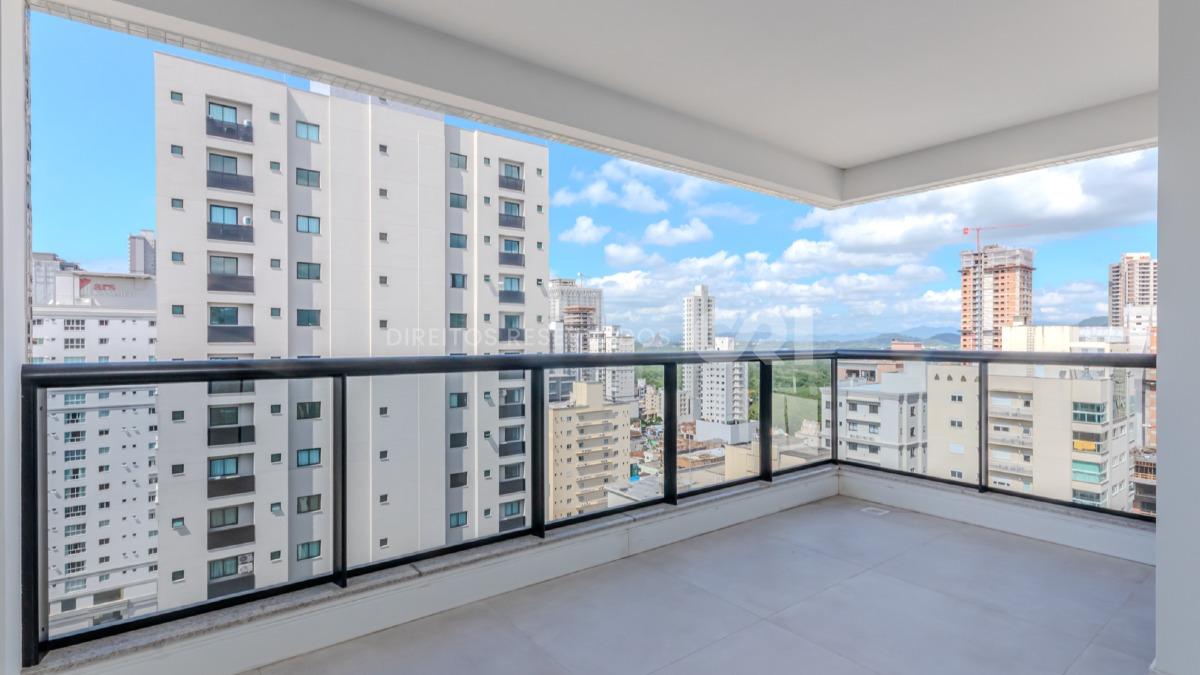 Apartamento com 3 suítes no edifício Fiori Del Mare na Meia Praia, Itapema