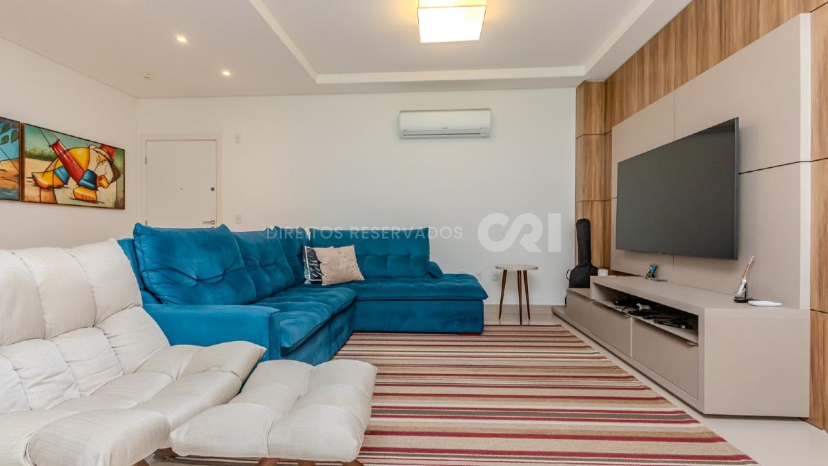 Apartamento mobiliado com 3 suítes no Munique Residence na Meia Praia em Itapema