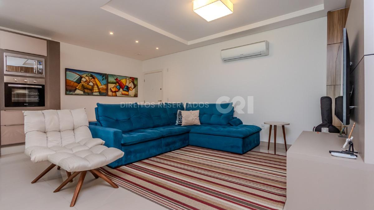 Apartamento mobiliado com 3 suítes no Munique Residence na Meia Praia em Itapema