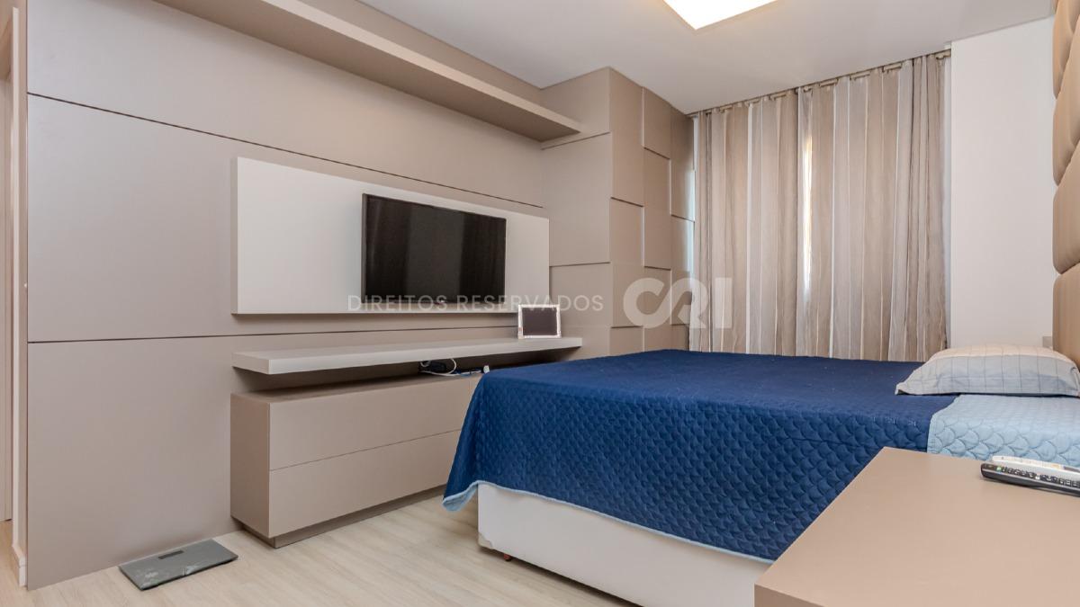 Apartamento mobiliado com 3 suítes no Munique Residence na Meia Praia em Itapema
