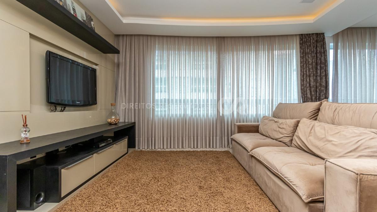 Apartamento com 3 suítes no edifício Aquarius Residence na Meia Praia em Itapema