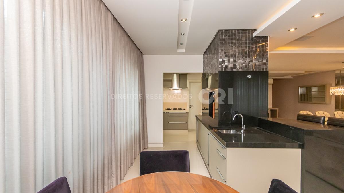 Apartamento com 3 suítes no edifício Aquarius Residence na Meia Praia em Itapema