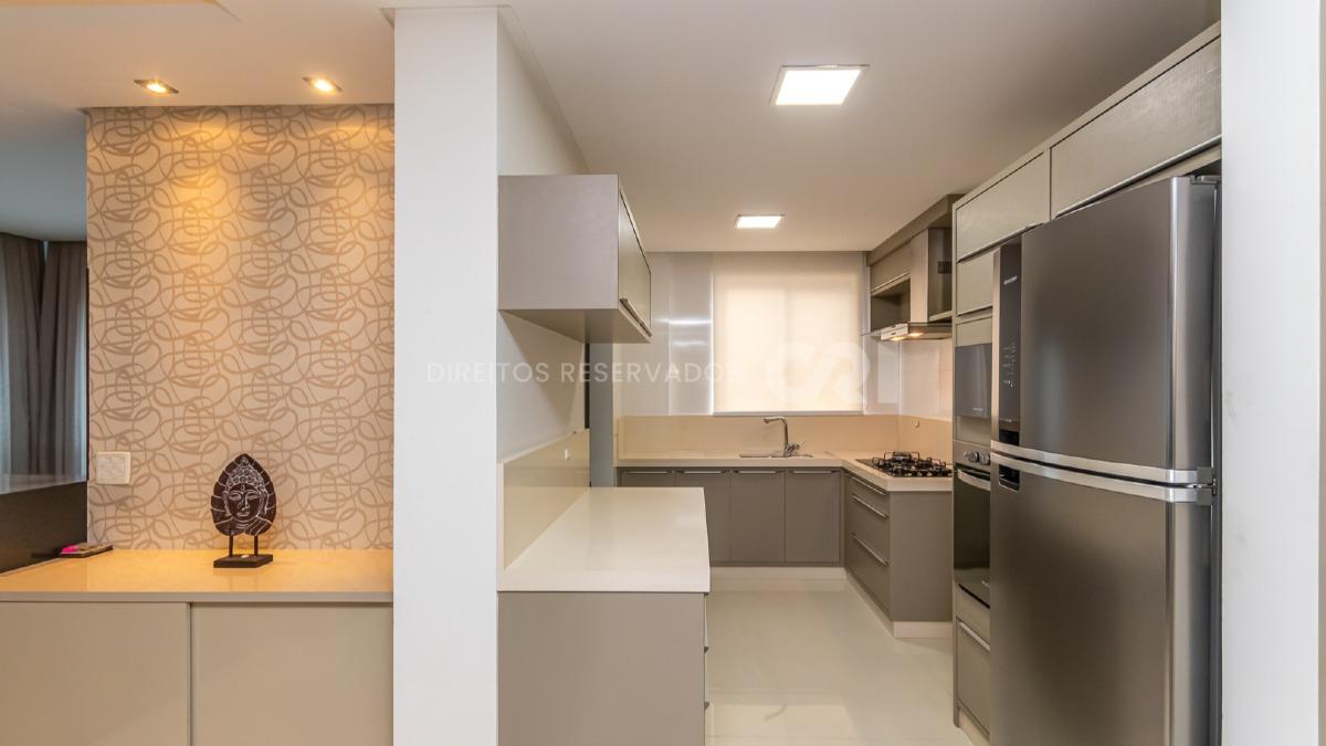 Apartamento com 3 suítes no edifício Aquarius Residence na Meia Praia em Itapema