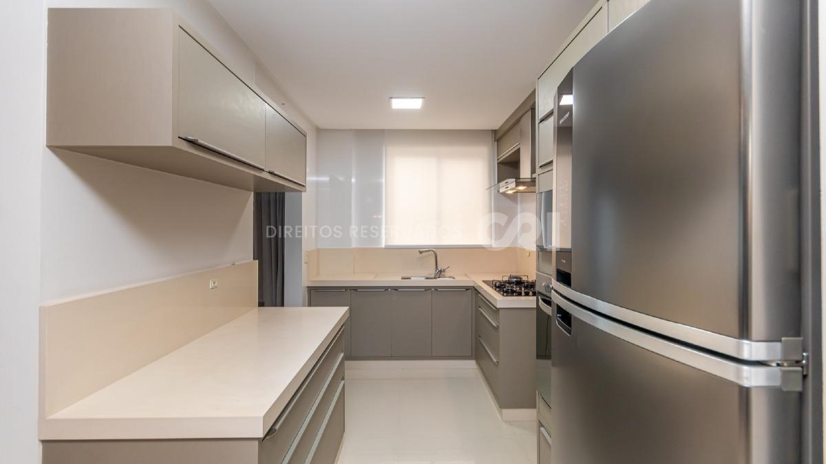 Apartamento com 3 suítes no edifício Aquarius Residence na Meia Praia em Itapema
