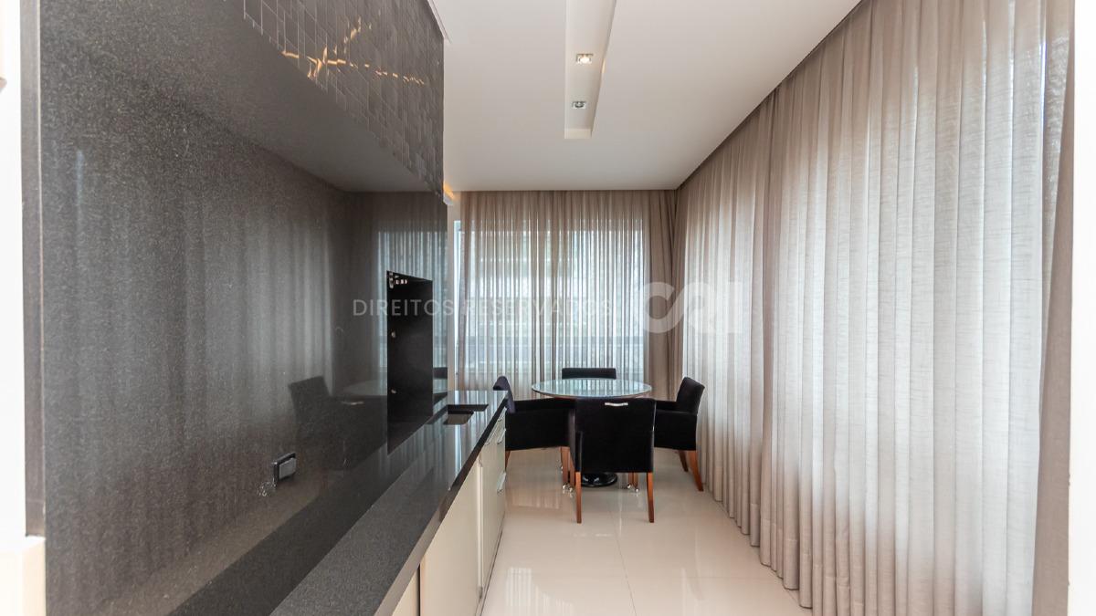 Apartamento com 3 suítes no edifício Aquarius Residence na Meia Praia em Itapema