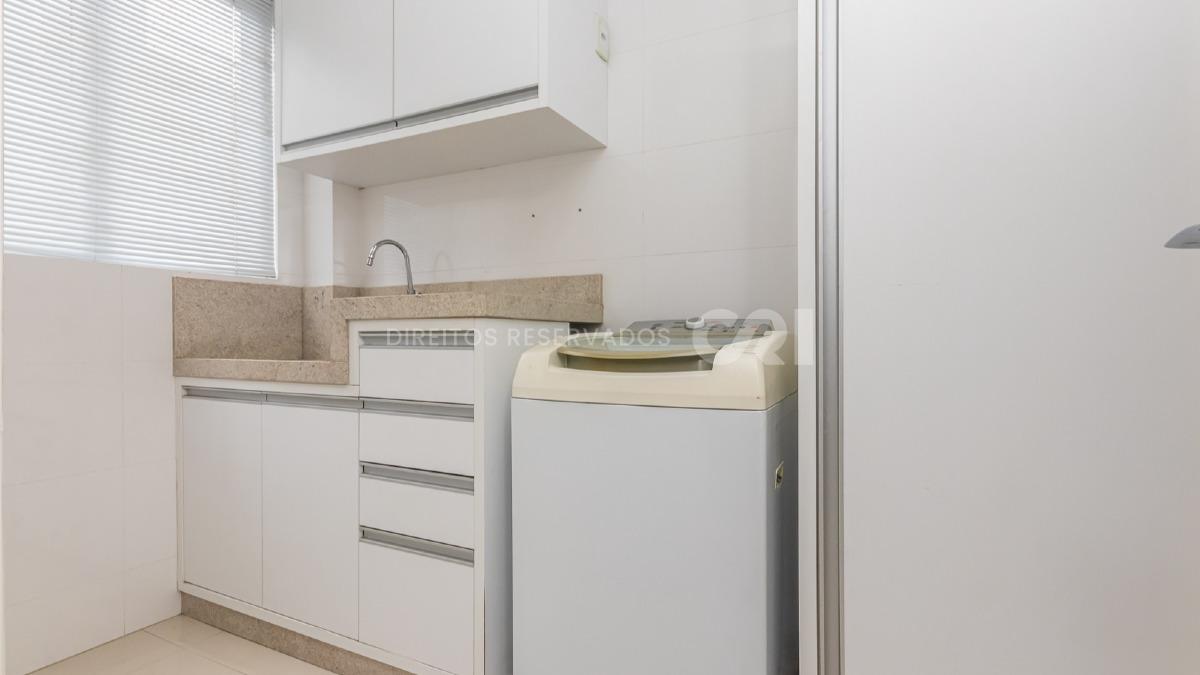 Apartamento com 3 suítes no edifício Aquarius Residence na Meia Praia em Itapema