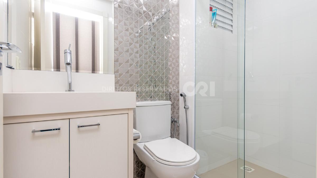 Apartamento com 3 suítes no edifício Aquarius Residence na Meia Praia em Itapema