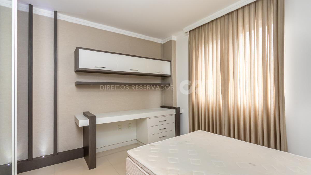 Apartamento com 3 suítes no edifício Aquarius Residence na Meia Praia em Itapema
