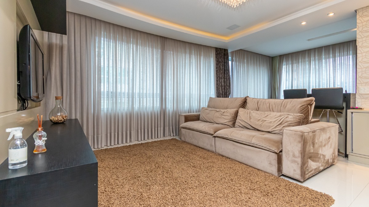 Apartamento com 3 suítes no edifício Aquarius Residence na Meia Praia em Itapema