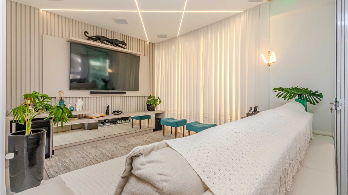 Apartamento com 3 suítes no Sole Del Mare Residenziale na Meia Praia, Itapema