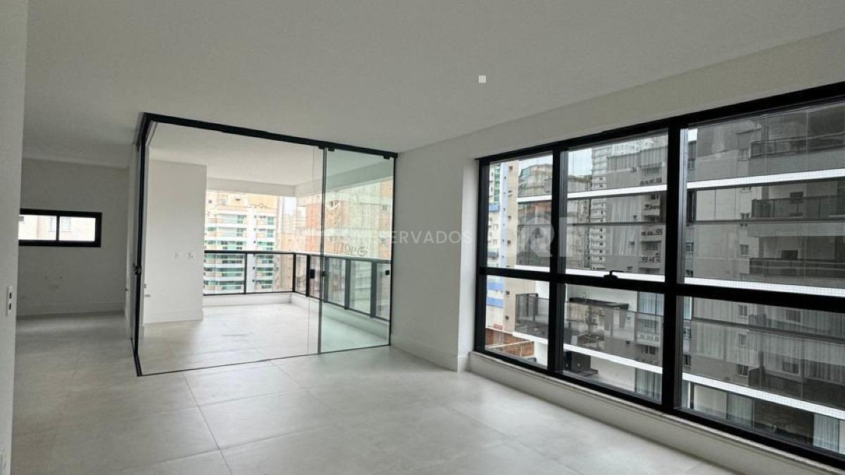 Apartamento 132m² com 3 Suítes no Edifício Fiori del Mare na Meia Praia, Itapema