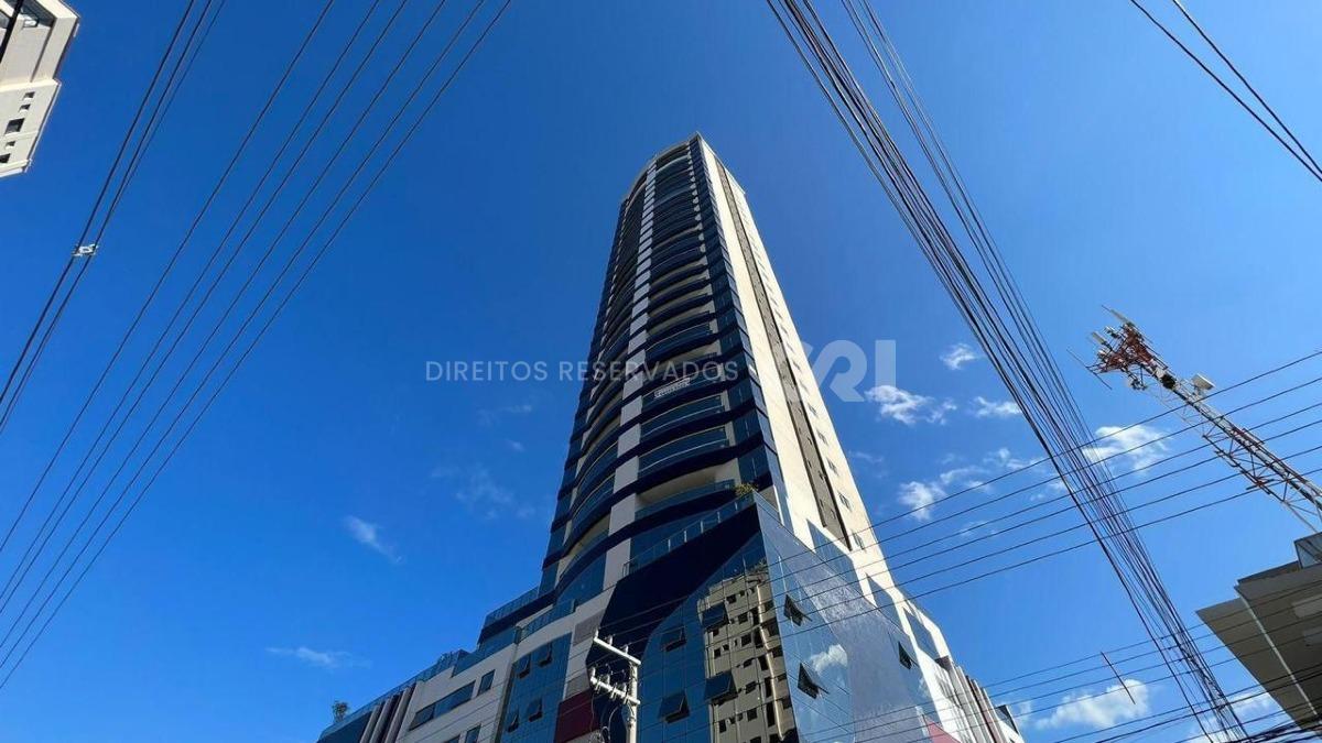 Apartamento 129m² com 3 Suítes no Edifício Plenilunem na Meia Praia em Itapema