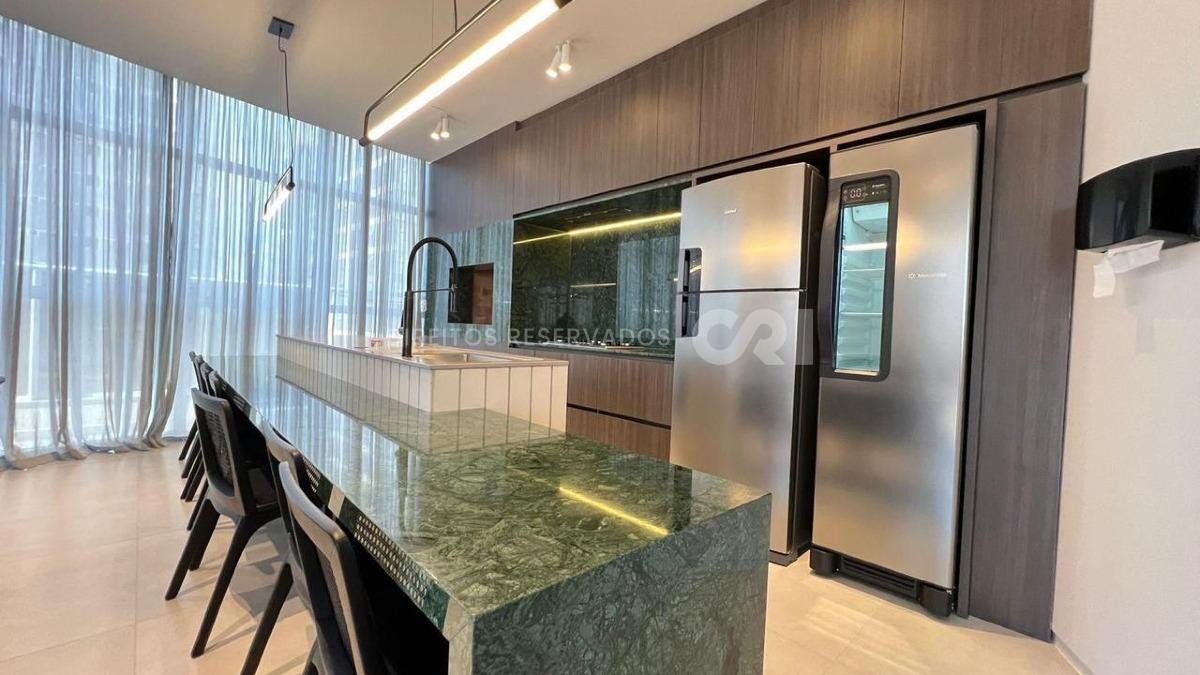 Apartamento 129m² com 3 Suítes no Edifício Plenilunem na Meia Praia em Itapema