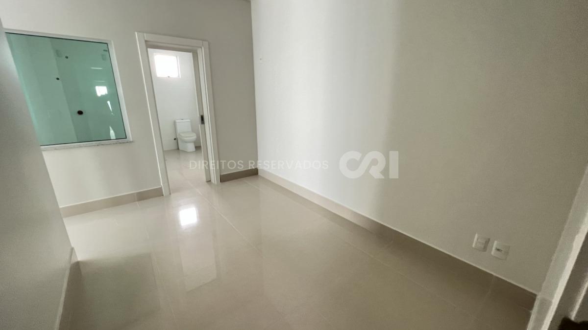 Apartamento a venda no Palazzo Del Mare com 04 Suítes na Meia Praia em Itapema
