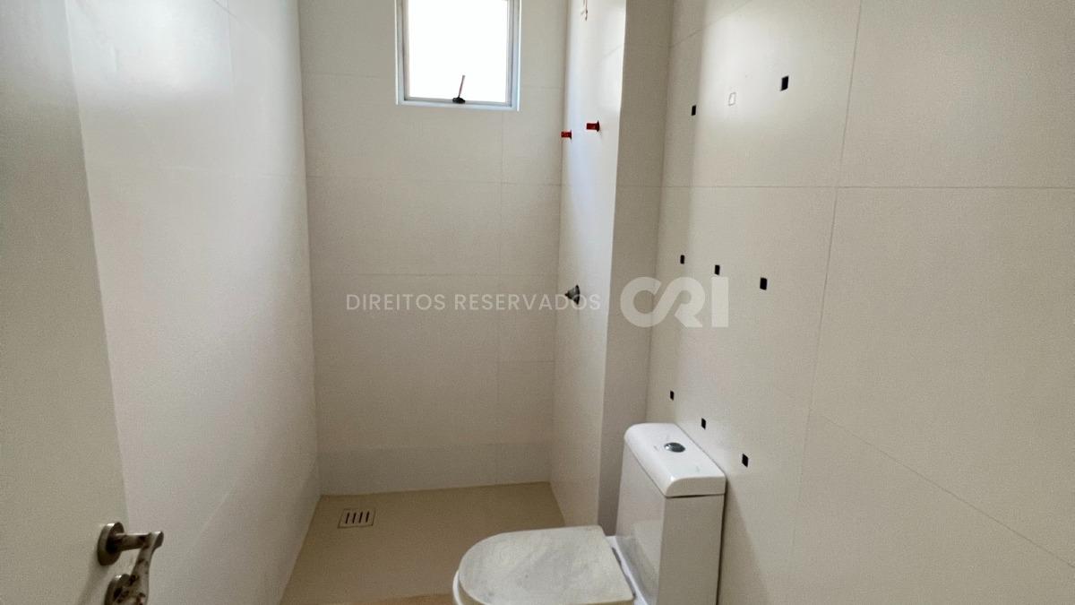 Apartamento a venda no Palazzo Del Mare com 04 Suítes na Meia Praia em Itapema