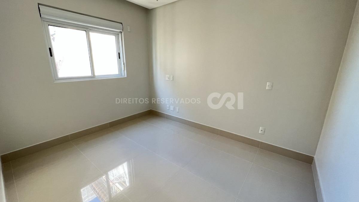 Apartamento a venda no Palazzo Del Mare com 04 Suítes na Meia Praia em Itapema