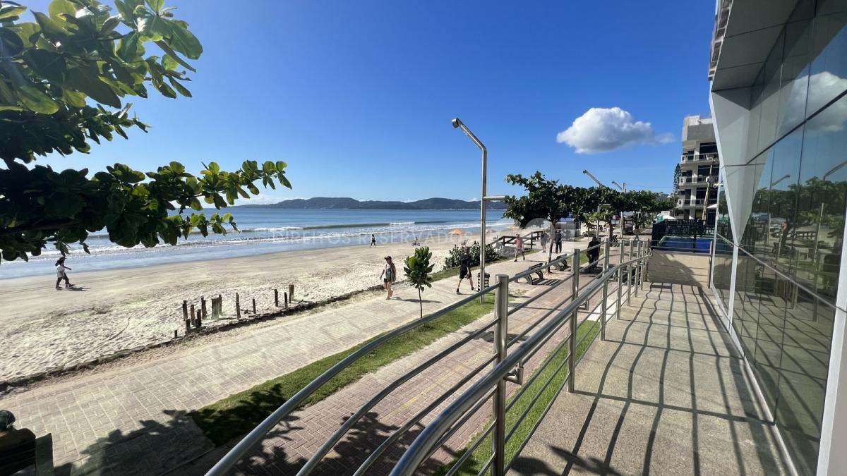 Apartamento a venda no Palazzo Del Mare com 04 Suítes na Meia Praia em Itapema