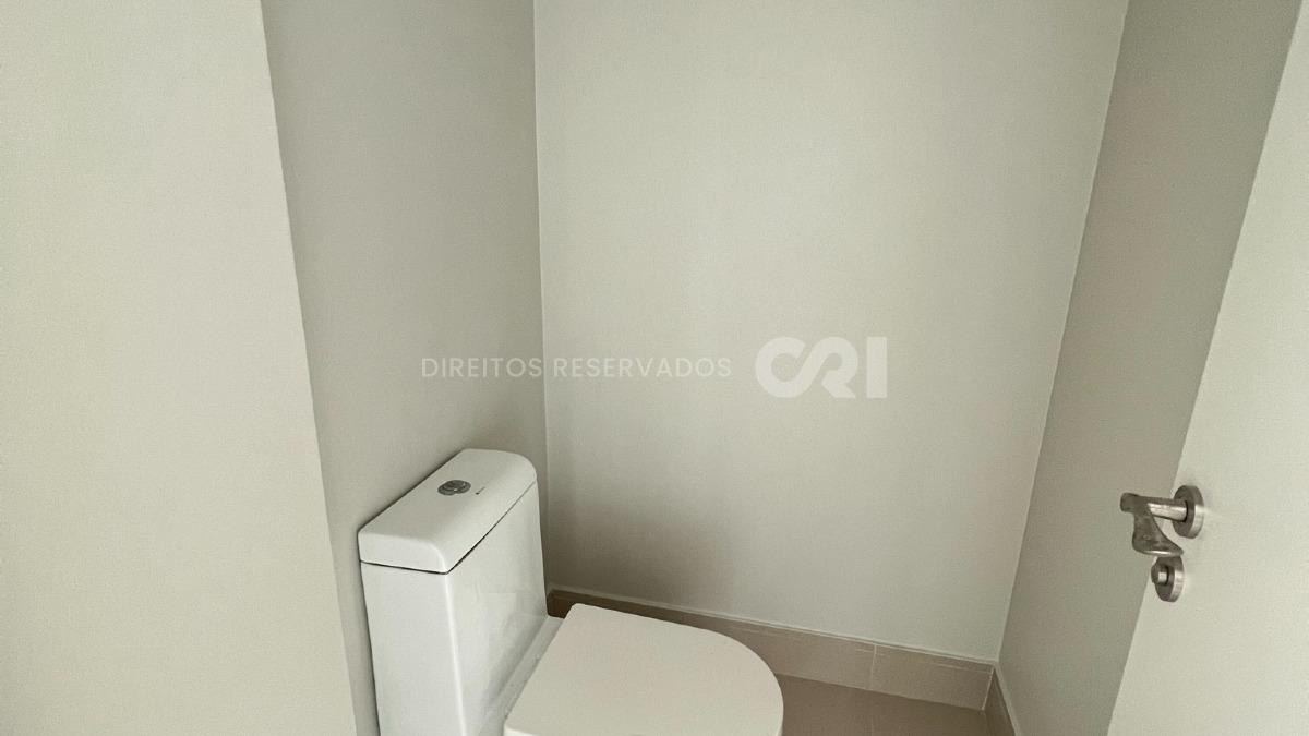 Apartamento a venda no Palazzo Del Mare com 04 Suítes na Meia Praia em Itapema