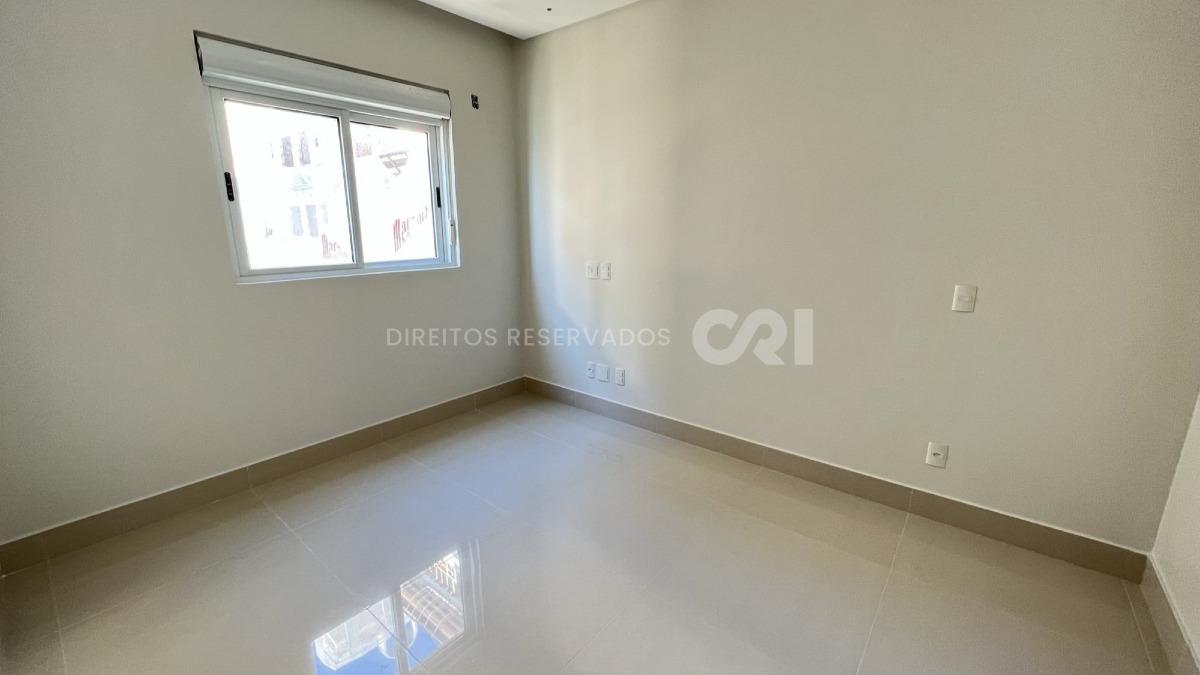 Apartamento a venda no Palazzo Del Mare com 04 Suítes na Meia Praia em Itapema