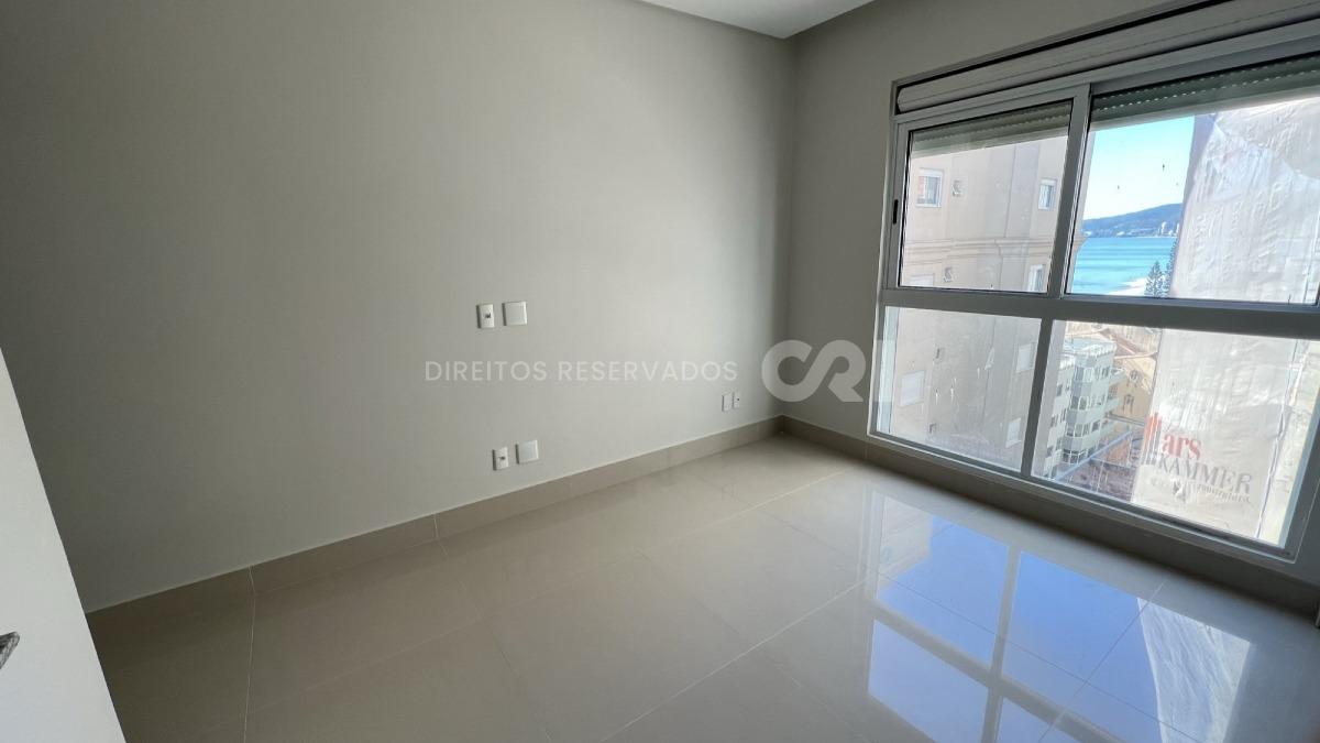 Apartamento a venda no Palazzo Del Mare com 04 Suítes na Meia Praia em Itapema