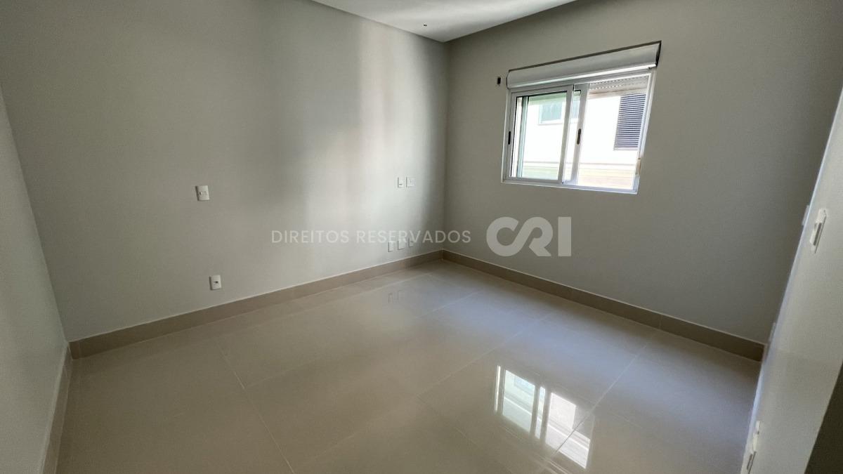 Apartamento a venda no Palazzo Del Mare com 04 Suítes na Meia Praia em Itapema