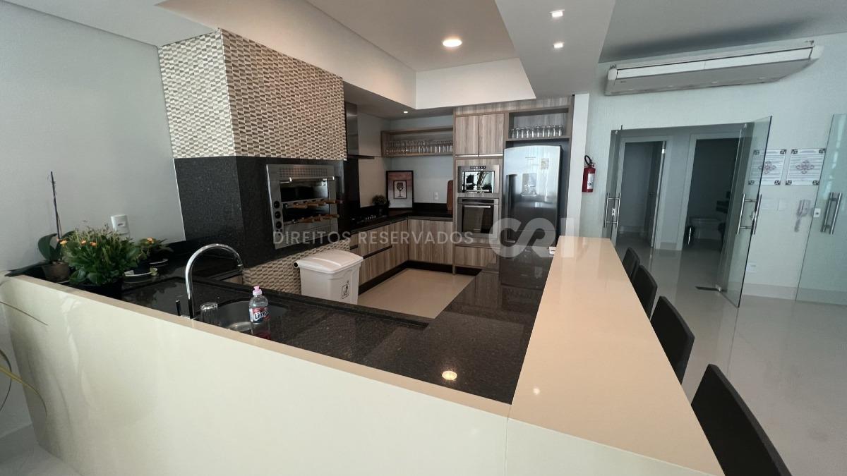 Apartamento a venda no Palazzo Del Mare com 04 Suítes na Meia Praia em Itapema