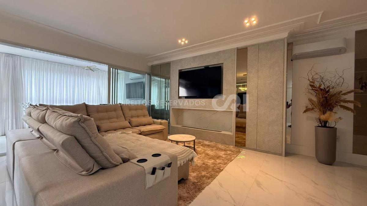 Apartamento 180m² com 4 Suítes no Edifício Noah na Meia Praia em Itapema
