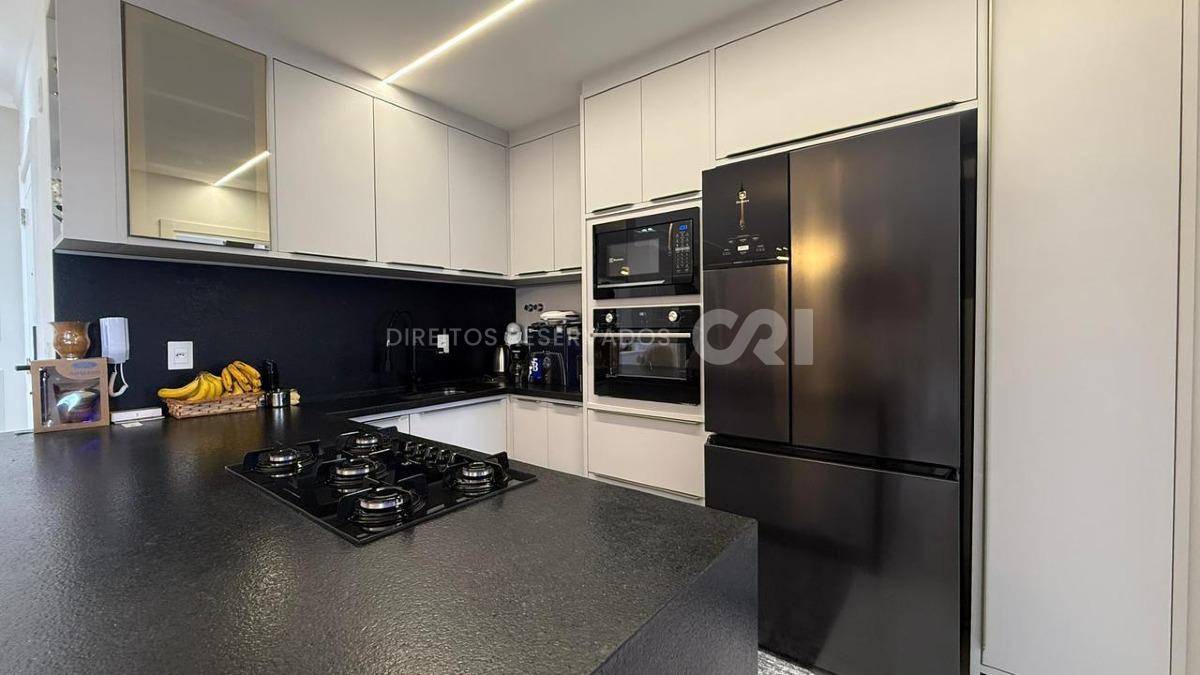 Apartamento 180m² com 4 Suítes no Edifício Noah na Meia Praia em Itapema