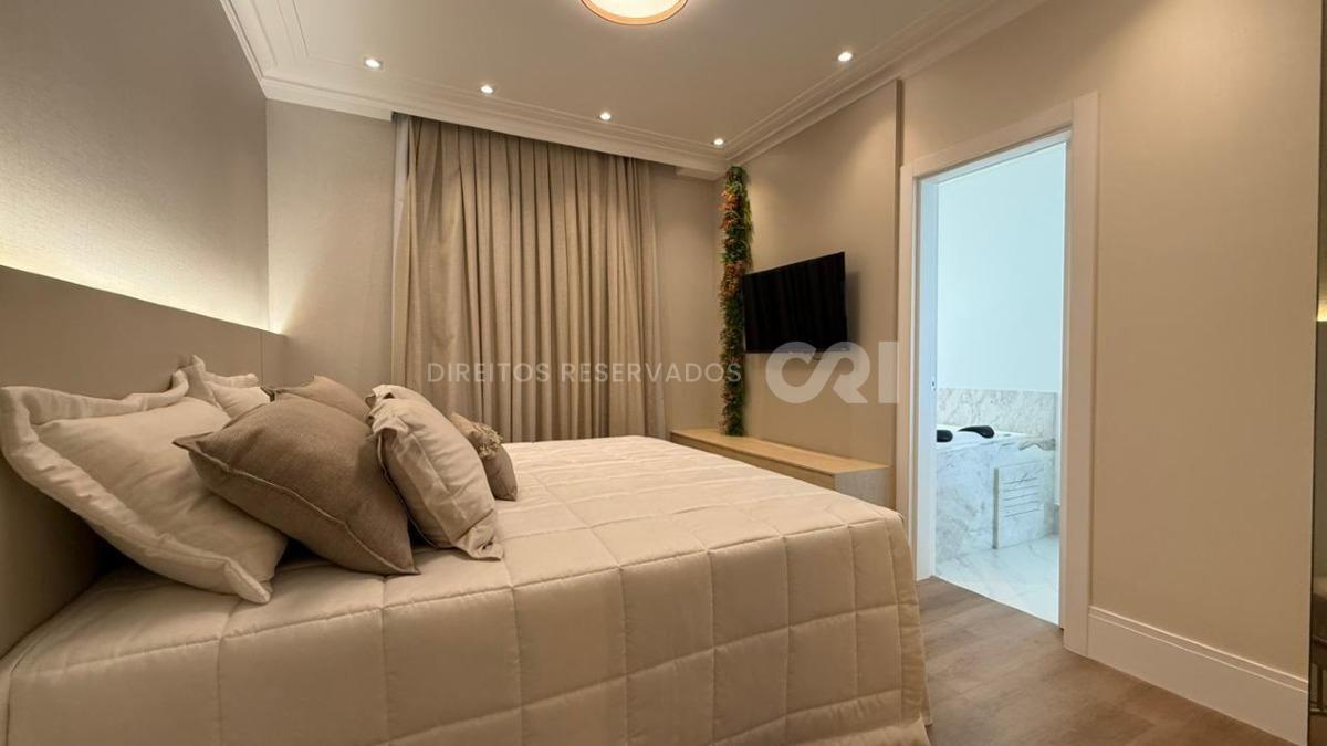 Apartamento 180m² com 4 Suítes no Edifício Noah na Meia Praia em Itapema