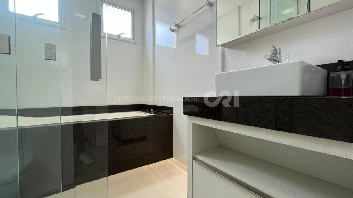 Apartamento 210m² com 4 Suítes no Edifício Le Grand Parc no Centro em Itapema