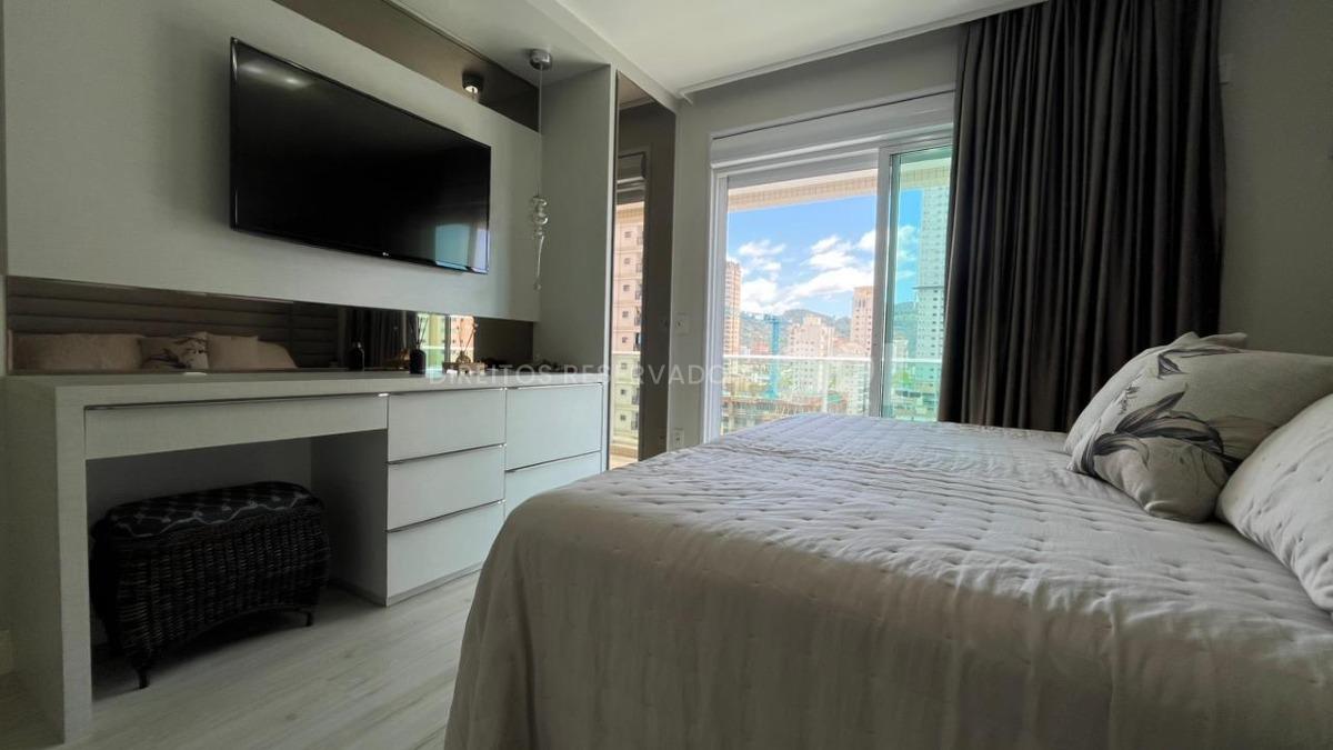 Apartamento 210m² com 4 Suítes no Edifício Le Grand Parc no Centro em Itapema