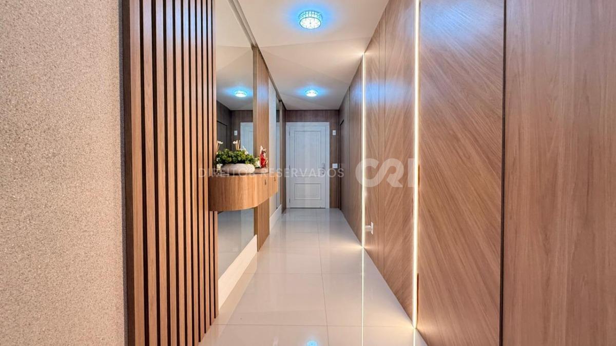Apartamento com 3 Suítes no Chateau de Florence no Centro em Itapema