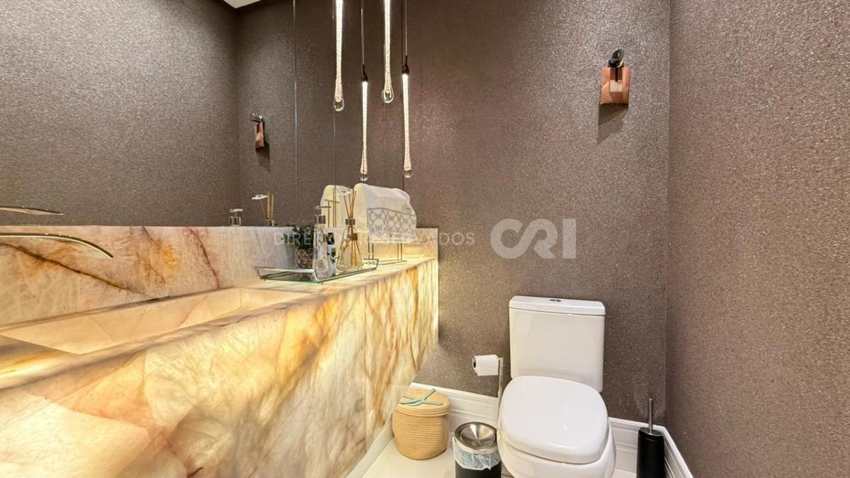 Apartamento com 3 Suítes no Chateau de Florence no Centro em Itapema
