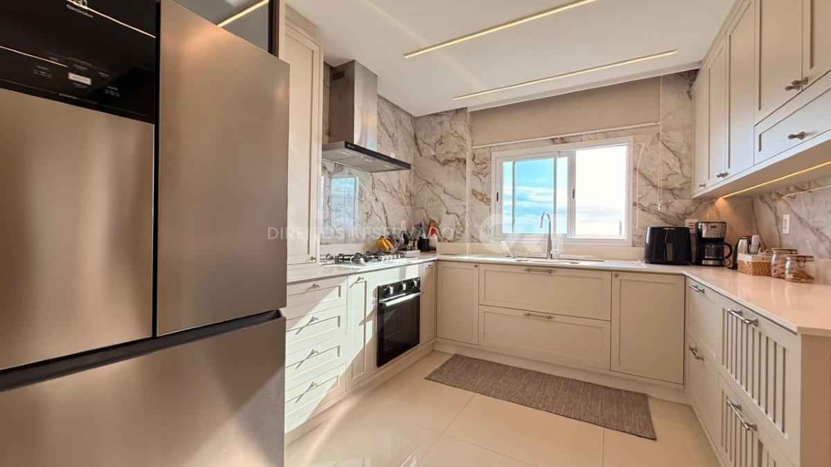 Apartamento com 3 Suítes no Chateau de Florence no Centro em Itapema