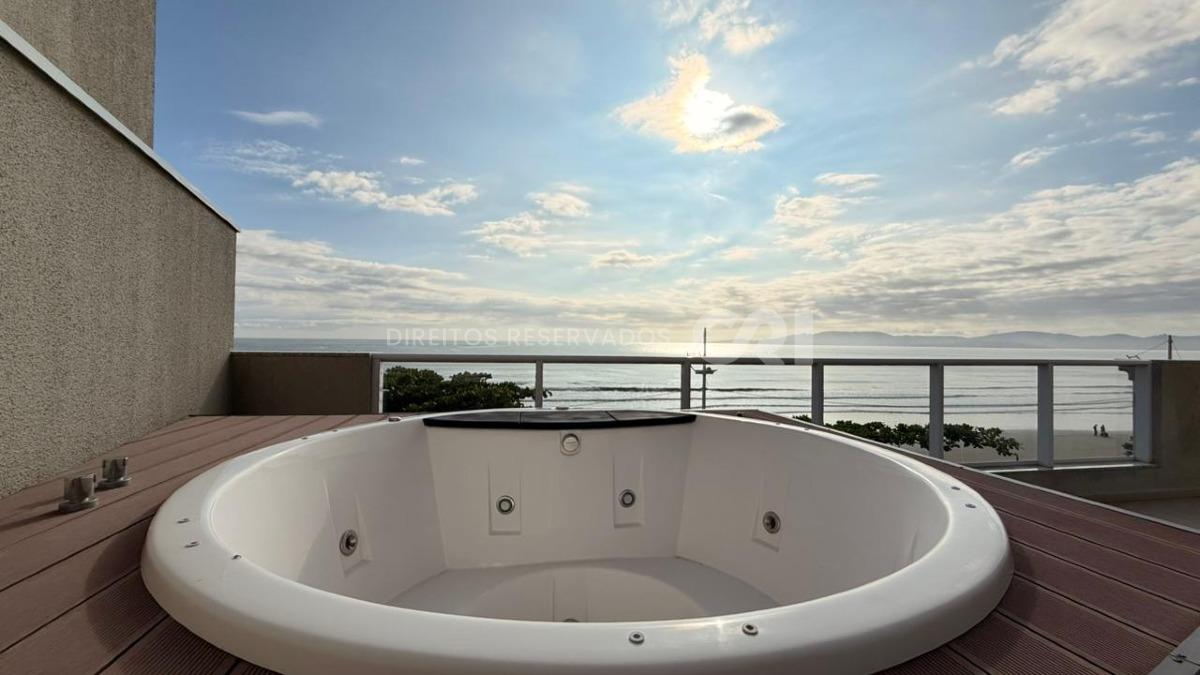 Apartamento com 3 Suítes no Chateau de Florence no Centro em Itapema