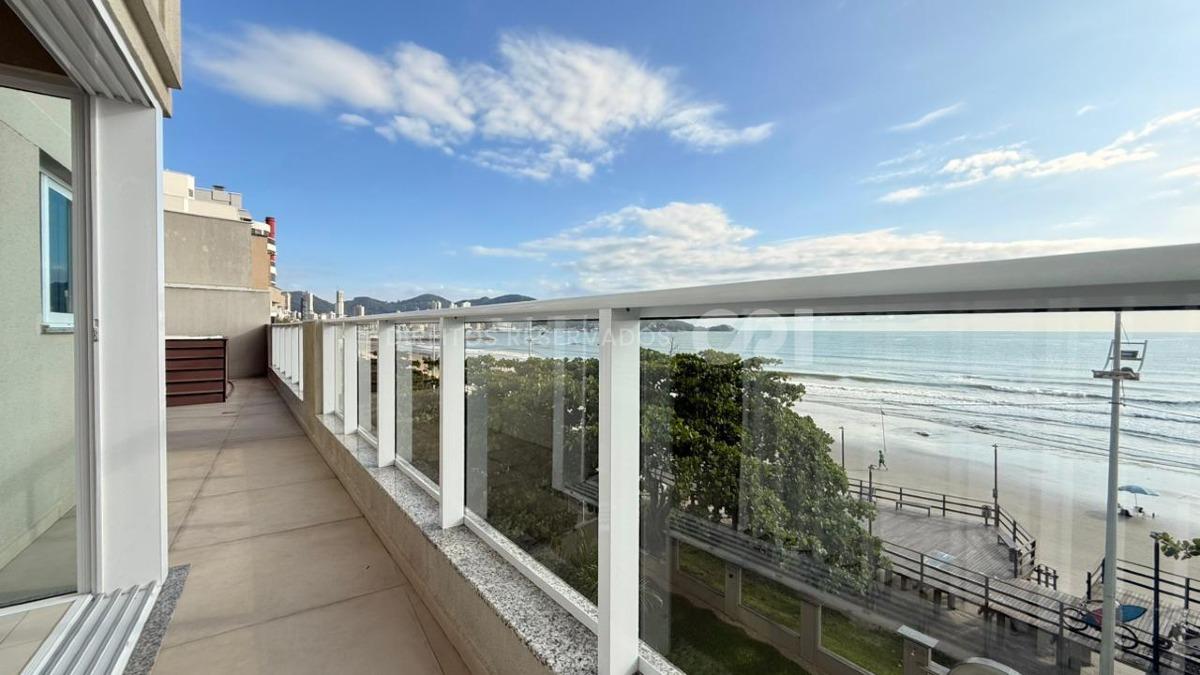 Apartamento com 3 Suítes no Chateau de Florence no Centro em Itapema