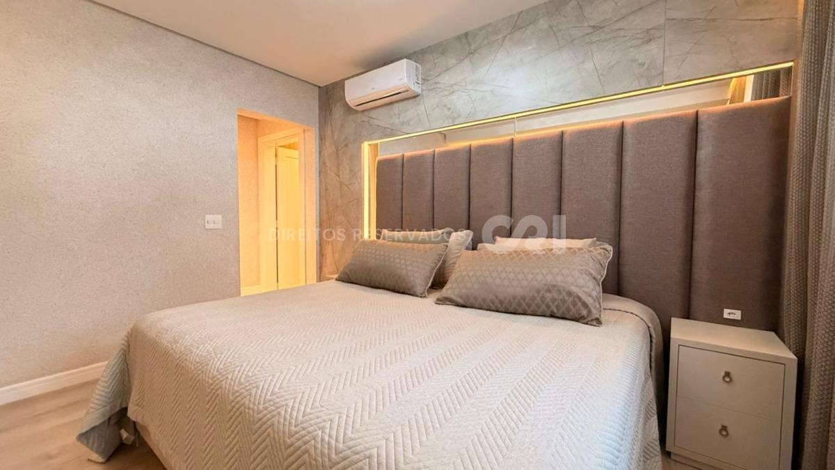 Apartamento com 3 Suítes no Chateau de Florence no Centro em Itapema