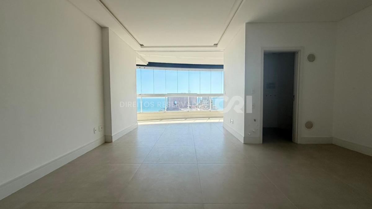 Apartamento 129m² com 3 Suítes no Edifício Plenilunem na Meia Praia em Itapema