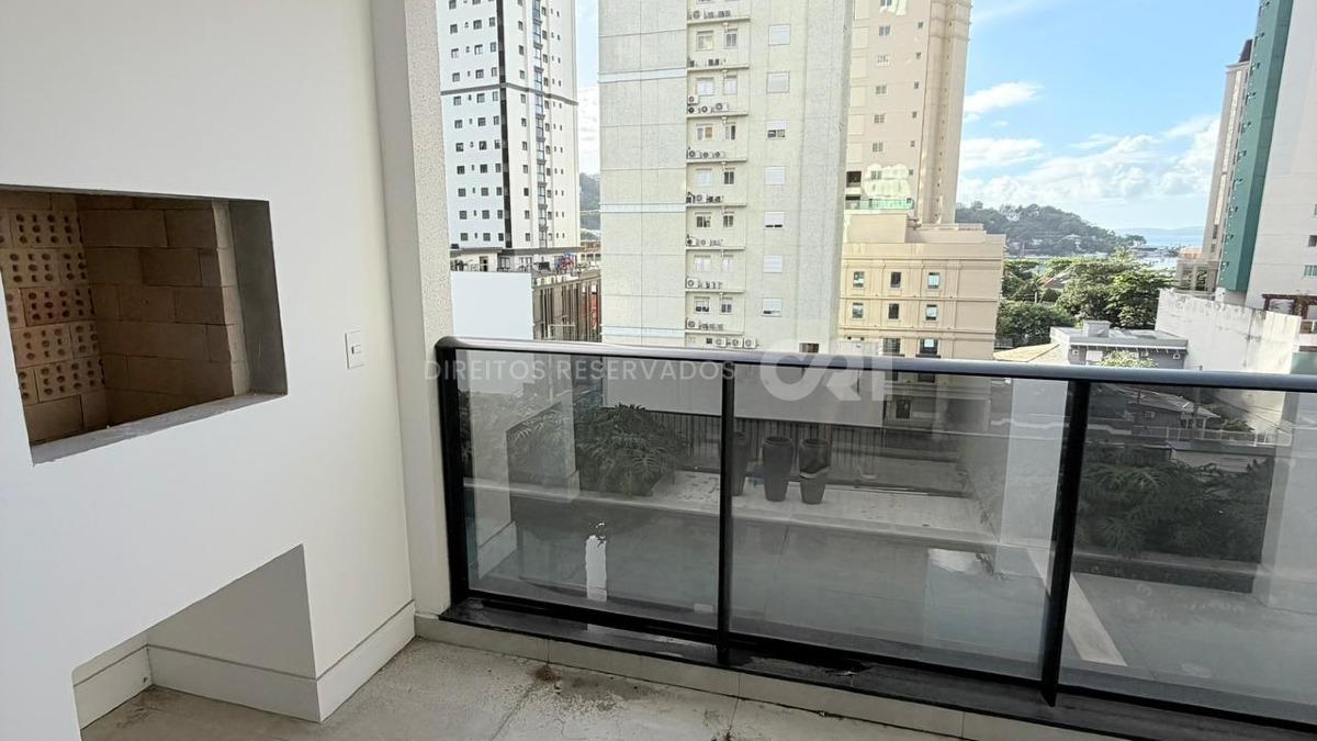 Apartamento com 3 suítes no Edifício Sol Nascente no Canto da Praia, Itapema
