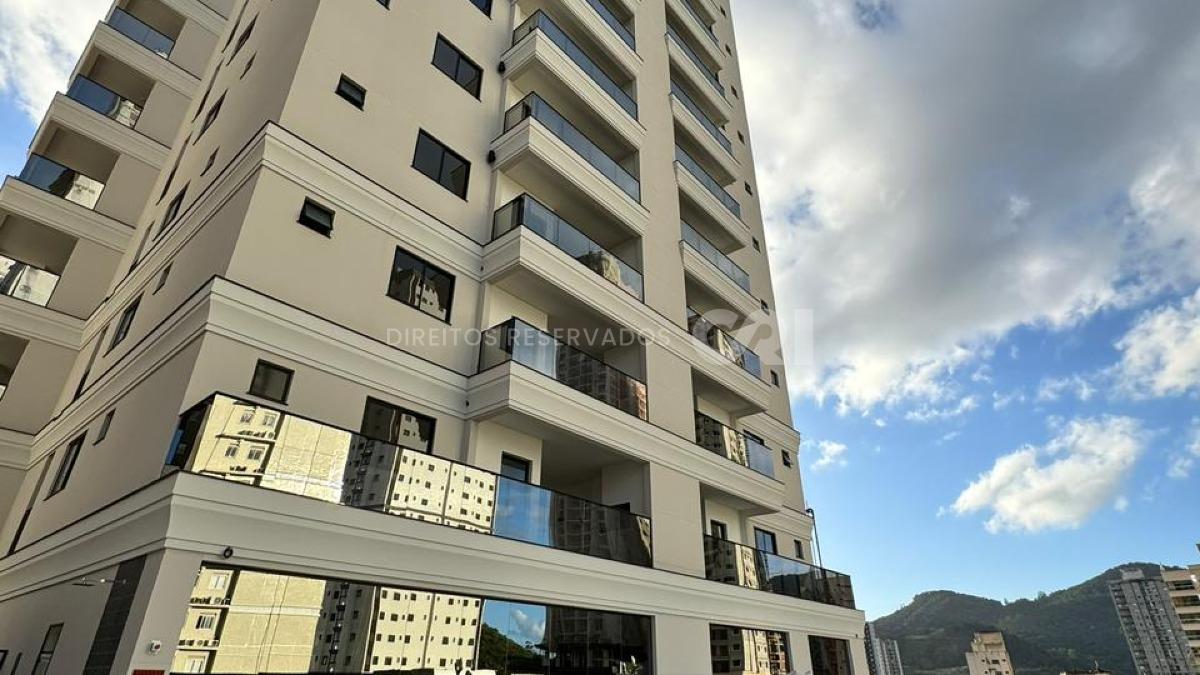 Apartamento com 3 suítes no Edifício Sol Nascente no Canto da Praia, Itapema