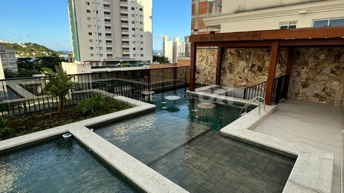 Apartamento com 3 suítes no Edifício Sol Nascente no Canto da Praia, Itapema