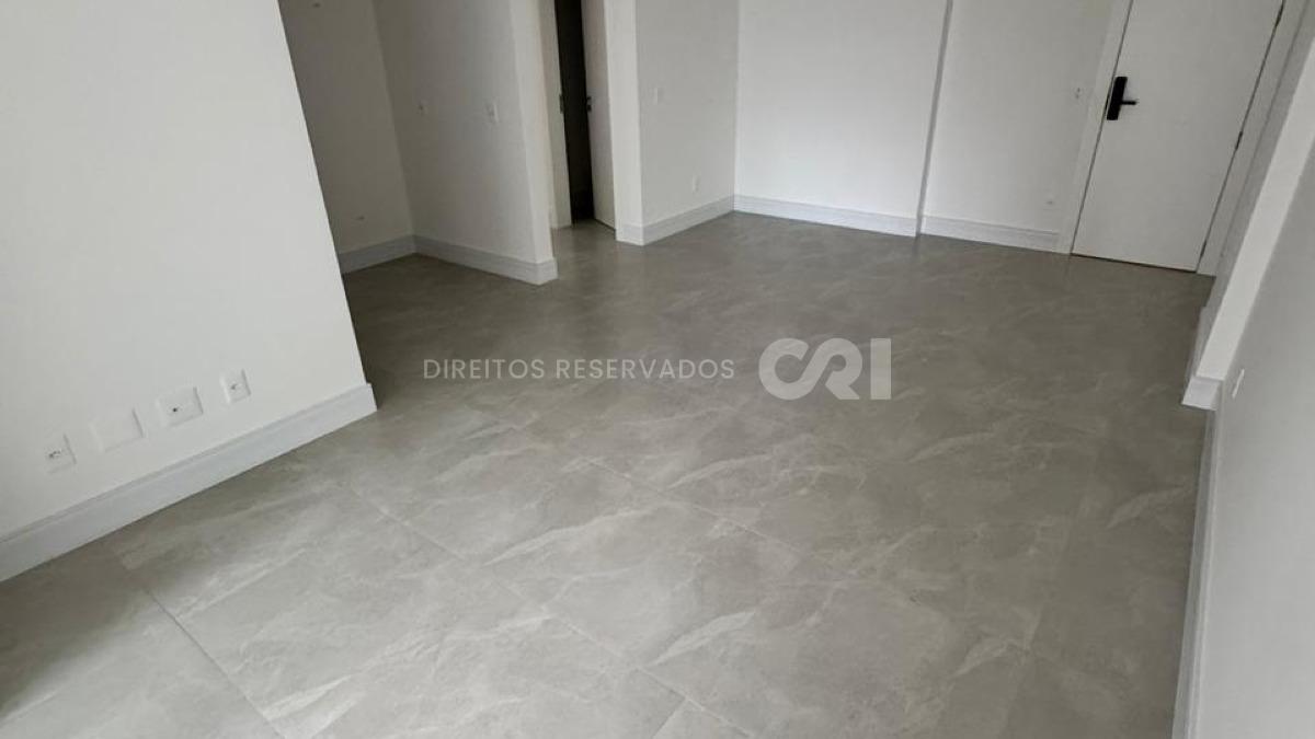 Apartamento com 3 suítes no Edifício Sol Nascente no Canto da Praia em Itapema
