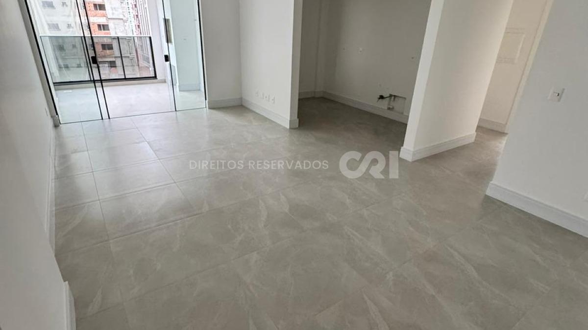 Apartamento com 3 suítes no Edifício Sol Nascente no Canto da Praia em Itapema