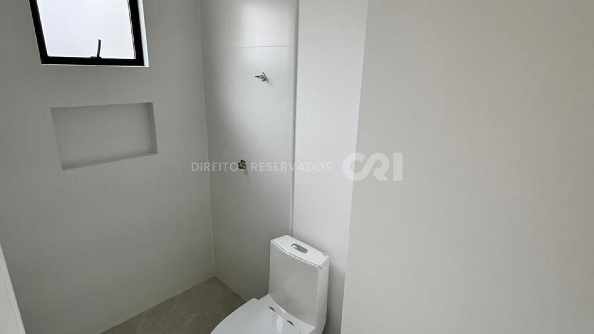 Apartamento com 3 suítes no Edifício Sol Nascente no Canto da Praia em Itapema