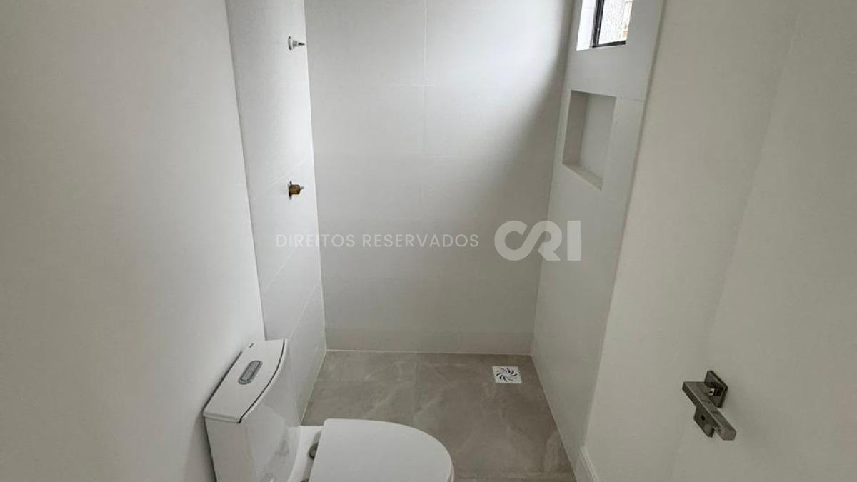 Apartamento com 3 suítes no Edifício Sol Nascente no Canto da Praia em Itapema