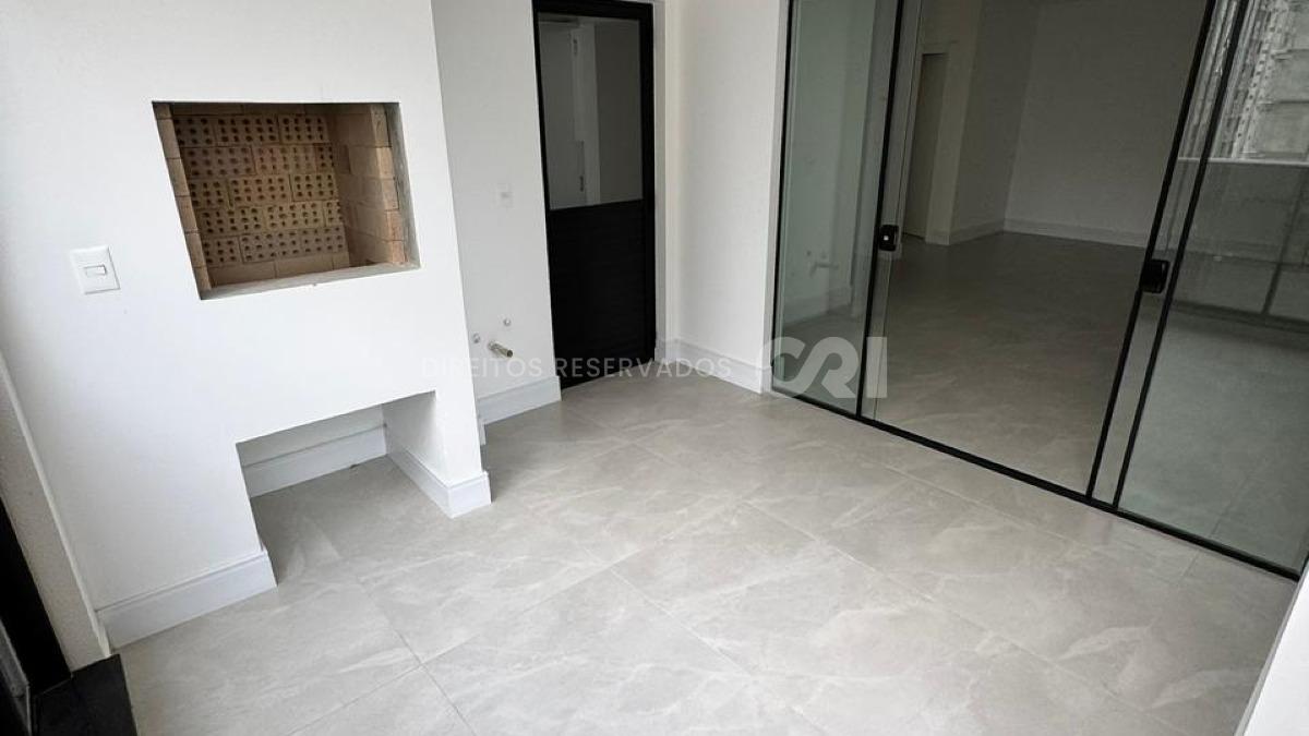 Apartamento com 3 suítes no Edifício Sol Nascente no Canto da Praia em Itapema